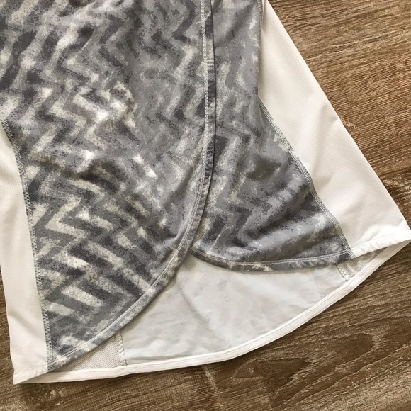 Lululemon tank - Picture 5 of 7